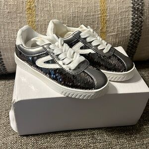 - 🌼 TRETORN size 12.new in box